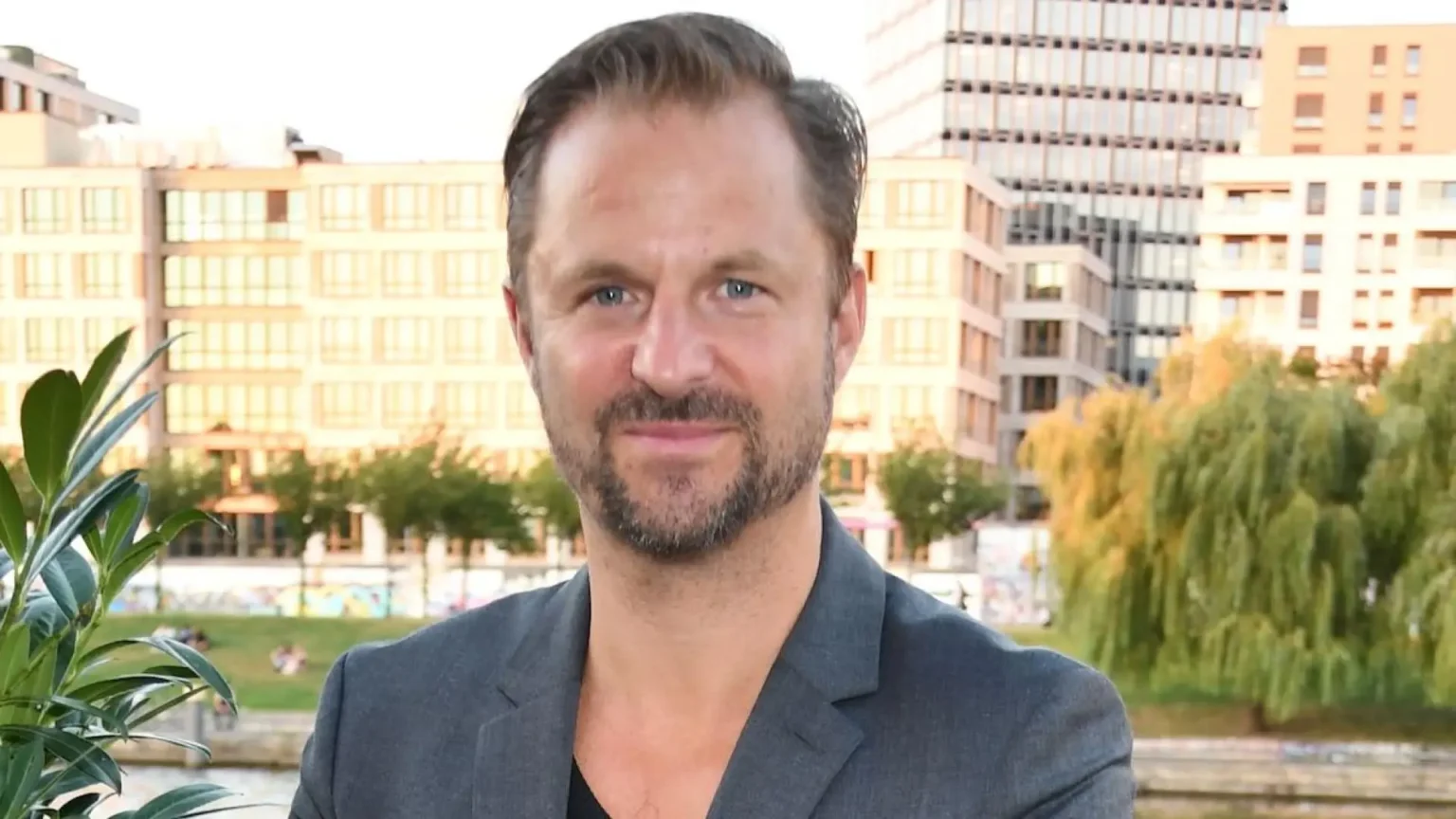 philipp hochmair ehefrau